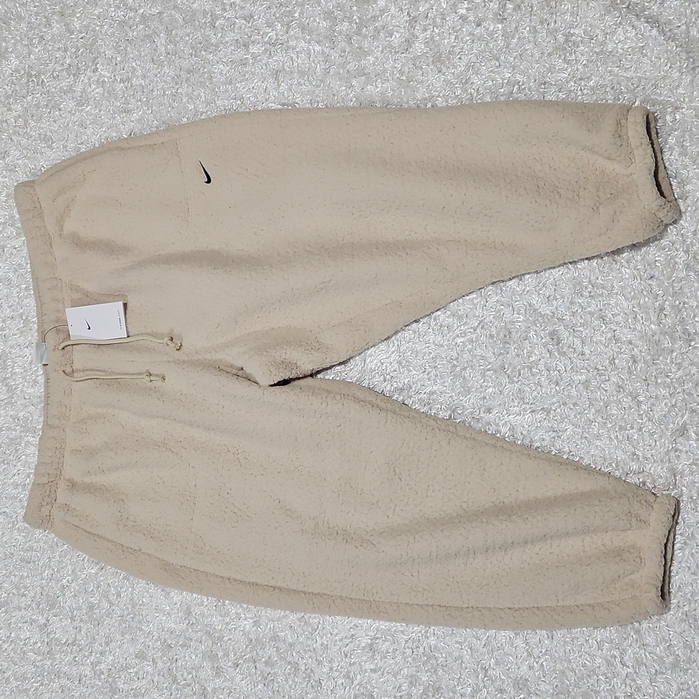 Nike Sherpa Fuzzy Cozy Warm Jogger Pants Wheat